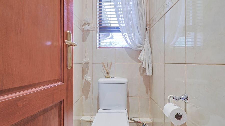 5 Bedroom Property for Sale in Birdwood Estate North West